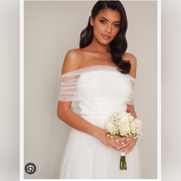 NWT Chi Chi London Wedding Dress - Picture 3 of 6